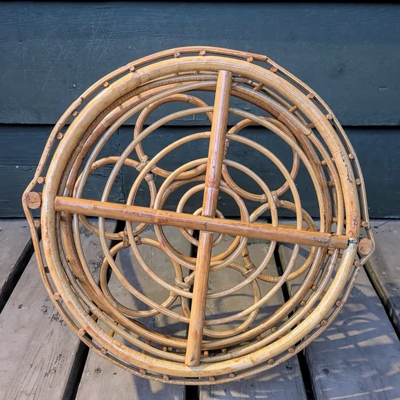 Natural Rattan Basket with Handle - Picture 4 of 4